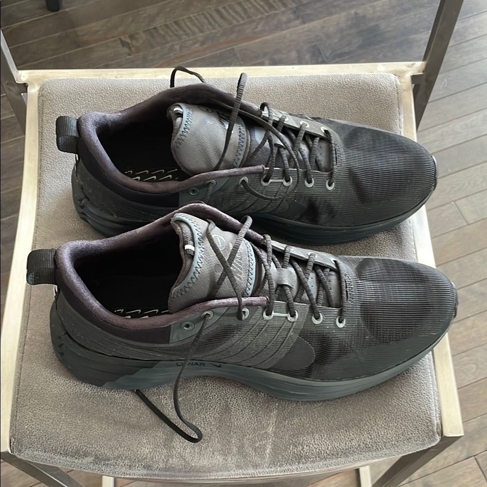 Men's Black Nike Running Shoes